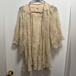 May & July VTG Kimono Cardigan Embroidered Sheer Tan Cream Wedding Prep Pictures